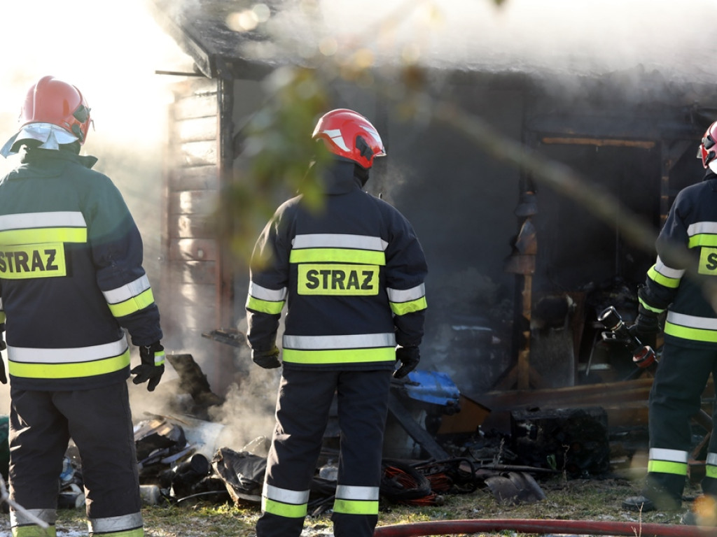 Altana spłonęła doszczętnie. W środku była butla z gazem [ZDJĘCIA]