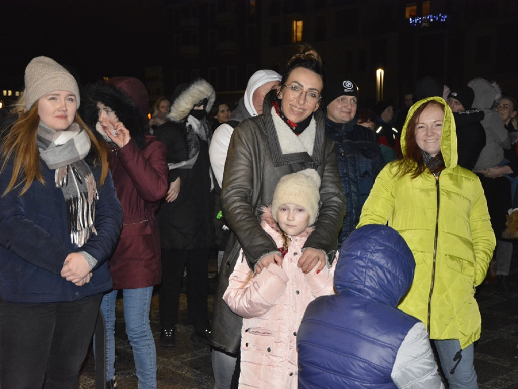 Tak przywitaliśmy Nowy Rok! Tłumy mieszkańców na bulwarze [ZDJĘCIA]