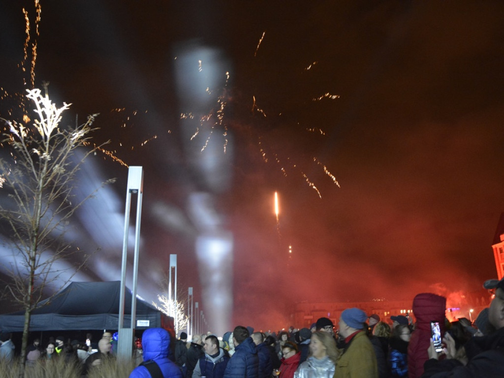 Tak przywitaliśmy Nowy Rok! Tłumy mieszkańców na bulwarze [ZDJĘCIA]
