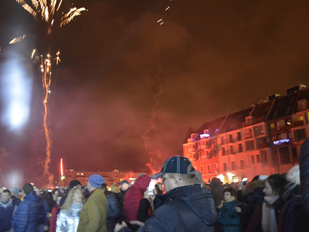 Tak przywitaliśmy Nowy Rok! Tłumy mieszkańców na bulwarze [ZDJĘCIA]