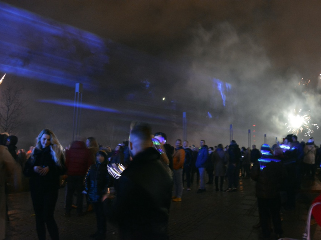Tak przywitaliśmy Nowy Rok! Tłumy mieszkańców na bulwarze [ZDJĘCIA]