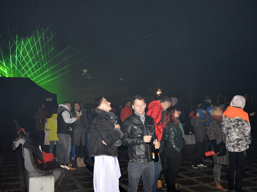 Tak przywitaliśmy Nowy Rok! Tłumy mieszkańców na bulwarze [ZDJĘCIA]