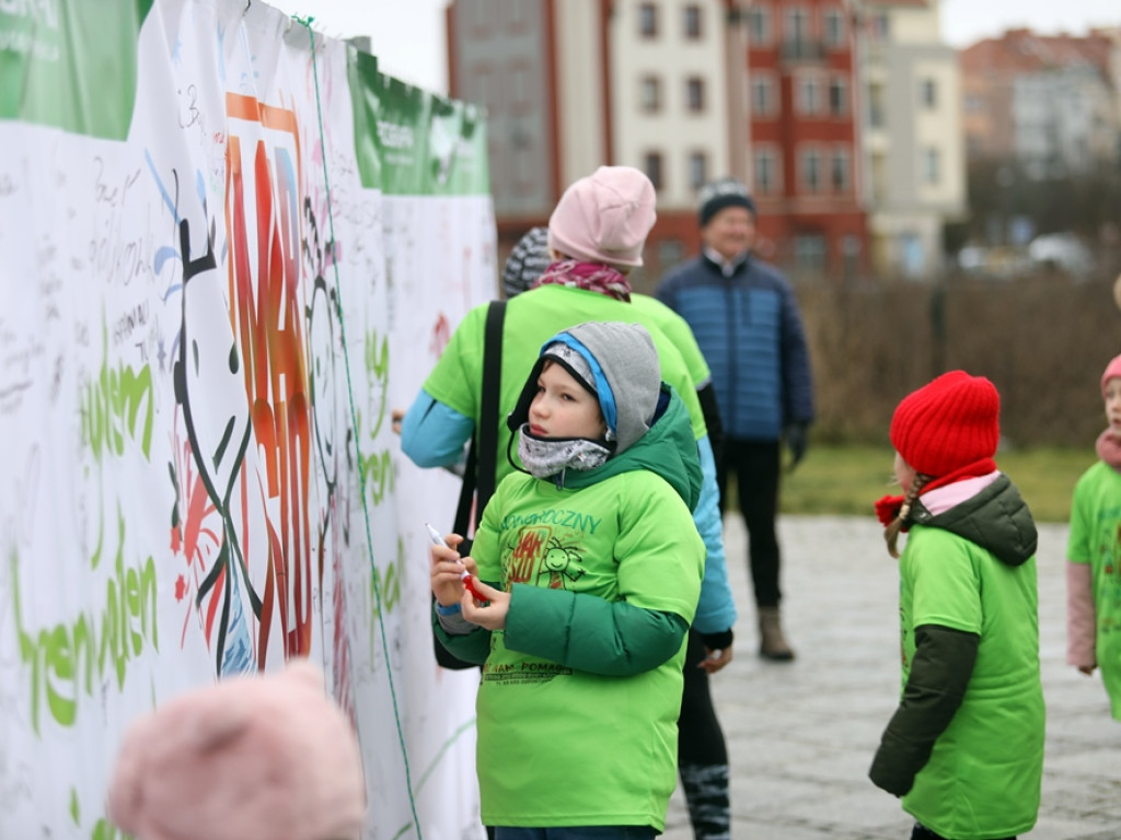 700 uczestników na starcie Noworocznego Marszobiegu w Głogowie [ZDJĘCIA]