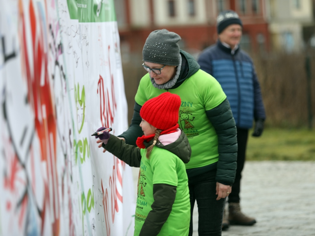 700 uczestników na starcie Noworocznego Marszobiegu w Głogowie [ZDJĘCIA]