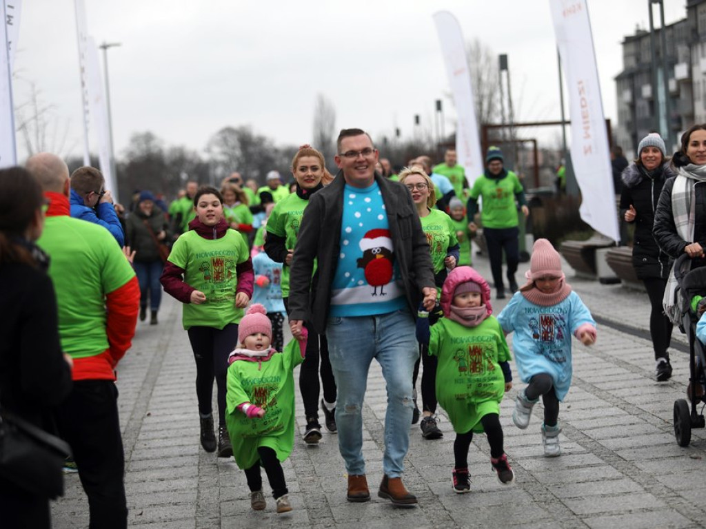 700 uczestników na starcie Noworocznego Marszobiegu w Głogowie [ZDJĘCIA]