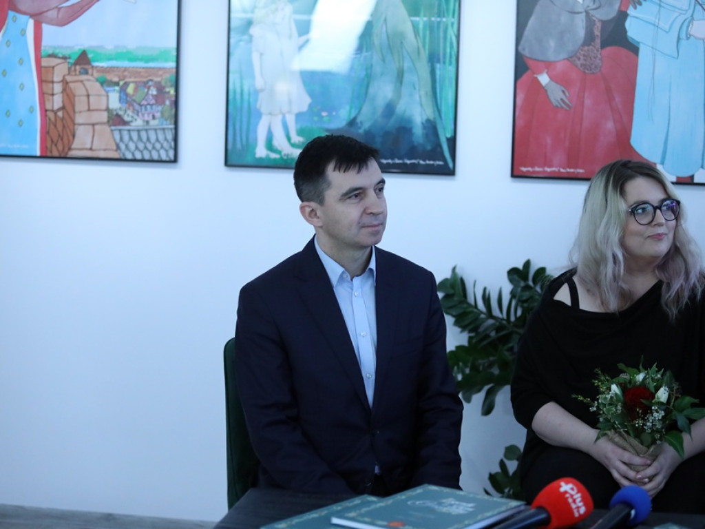 Dwa tysiące egzemplarzy 