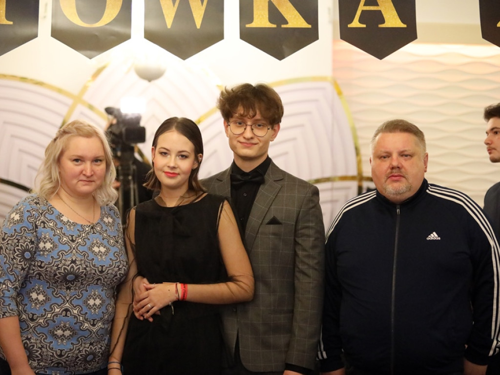ZS im. Jana Wyżykowskiego się bawi! Dyrektor: A od jutra ciężka praca [ZDJĘCIA]