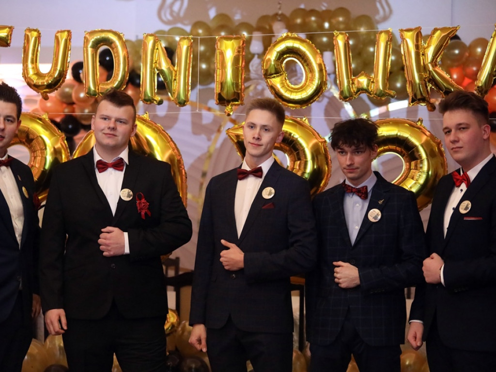 ZSSiB w okrojonym składzie, ale studniówka w tym roku musiała się odbyć [ZDJĘCIA]