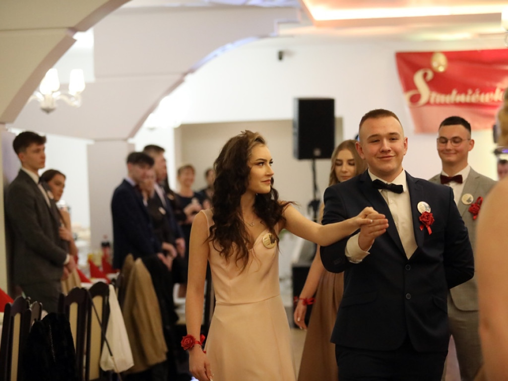 ZSSiB w okrojonym składzie, ale studniówka w tym roku musiała się odbyć [ZDJĘCIA]