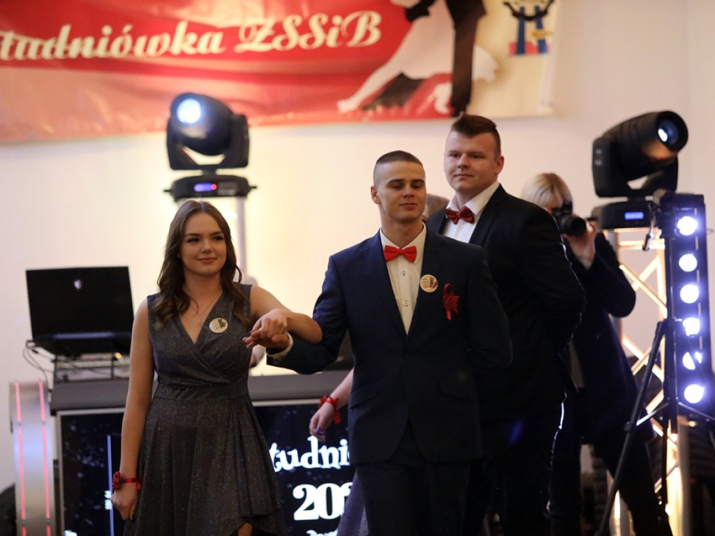 ZSSiB w okrojonym składzie, ale studniówka w tym roku musiała się odbyć [ZDJĘCIA]