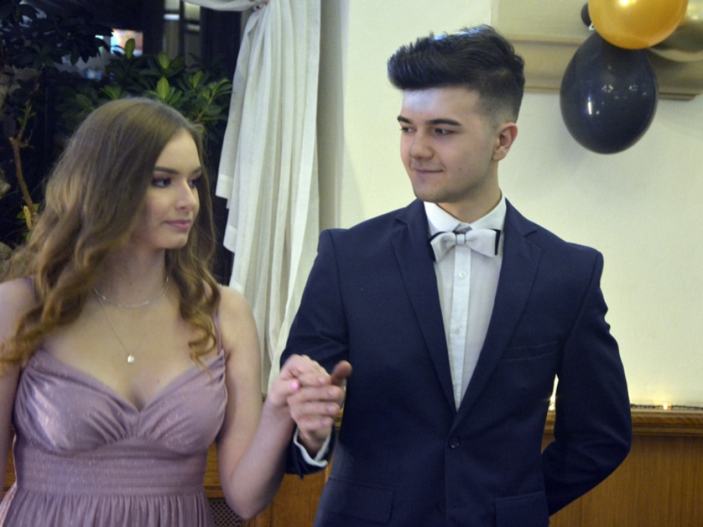Tak się bawili maturzyści z popularnej Przyrodniczej [ZDJĘCIA]