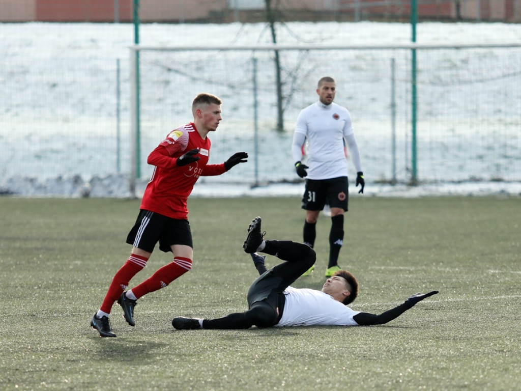 Porażka Chrobrego w sparingu z Miedzią Legnica [ZDJĘCIA]