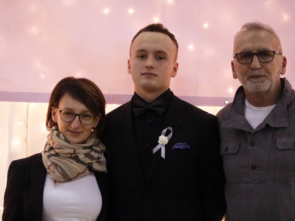 103 dni do matury! Studniówkowy bal uczniów I Liceum Ogólnokształcącego w Głogowie [ZDJĘCIA]
