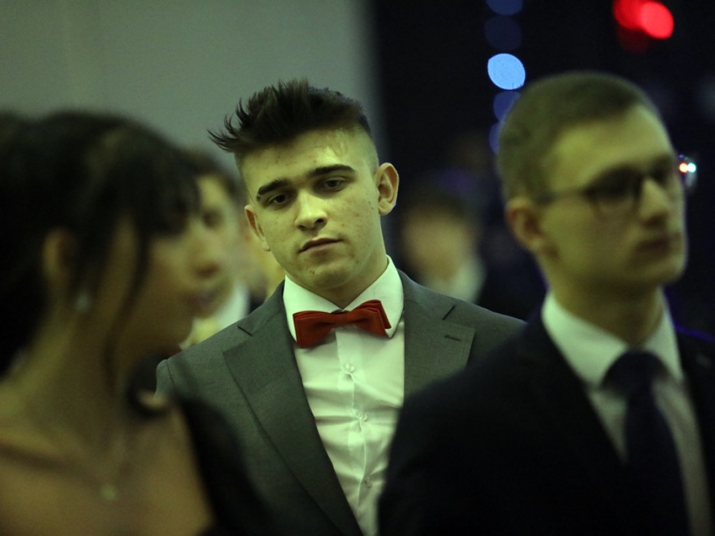 103 dni do matury! Studniówkowy bal uczniów I Liceum Ogólnokształcącego w Głogowie [ZDJĘCIA]