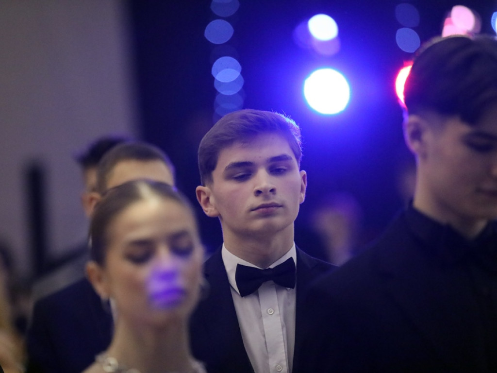 103 dni do matury! Studniówkowy bal uczniów I Liceum Ogólnokształcącego w Głogowie [ZDJĘCIA]