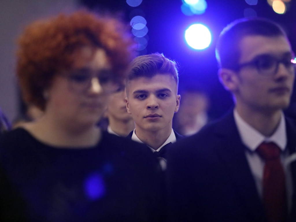 103 dni do matury! Studniówkowy bal uczniów I Liceum Ogólnokształcącego w Głogowie [ZDJĘCIA]