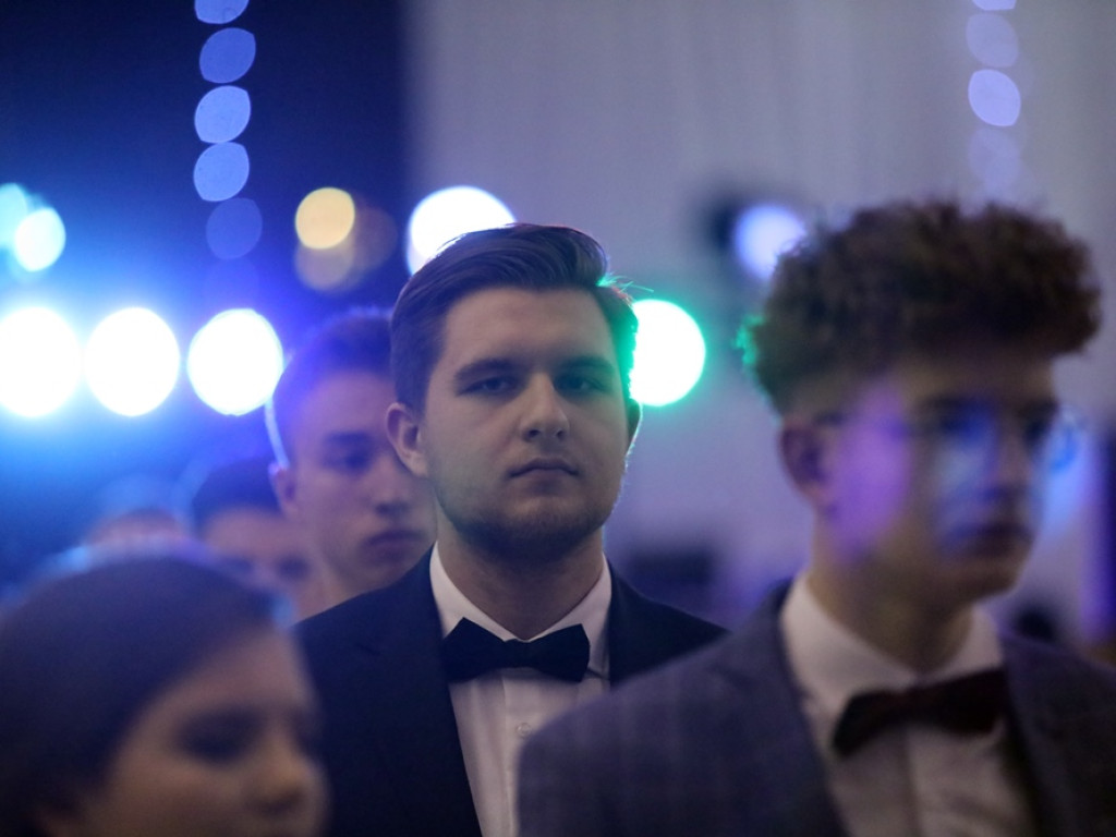 103 dni do matury! Studniówkowy bal uczniów I Liceum Ogólnokształcącego w Głogowie [ZDJĘCIA]