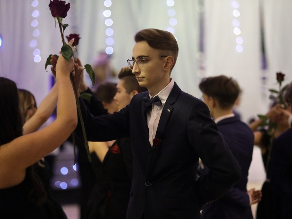 103 dni do matury! Studniówkowy bal uczniów I Liceum Ogólnokształcącego w Głogowie [ZDJĘCIA]