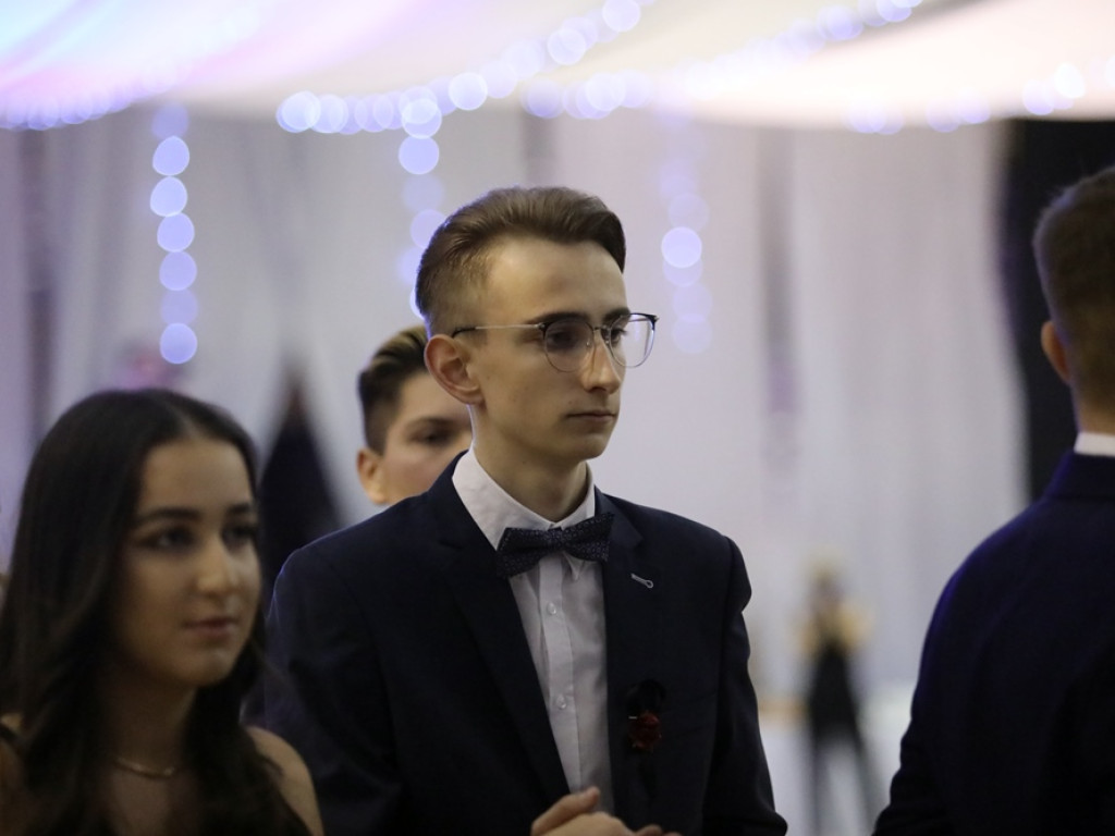 103 dni do matury! Studniówkowy bal uczniów I Liceum Ogólnokształcącego w Głogowie [ZDJĘCIA]