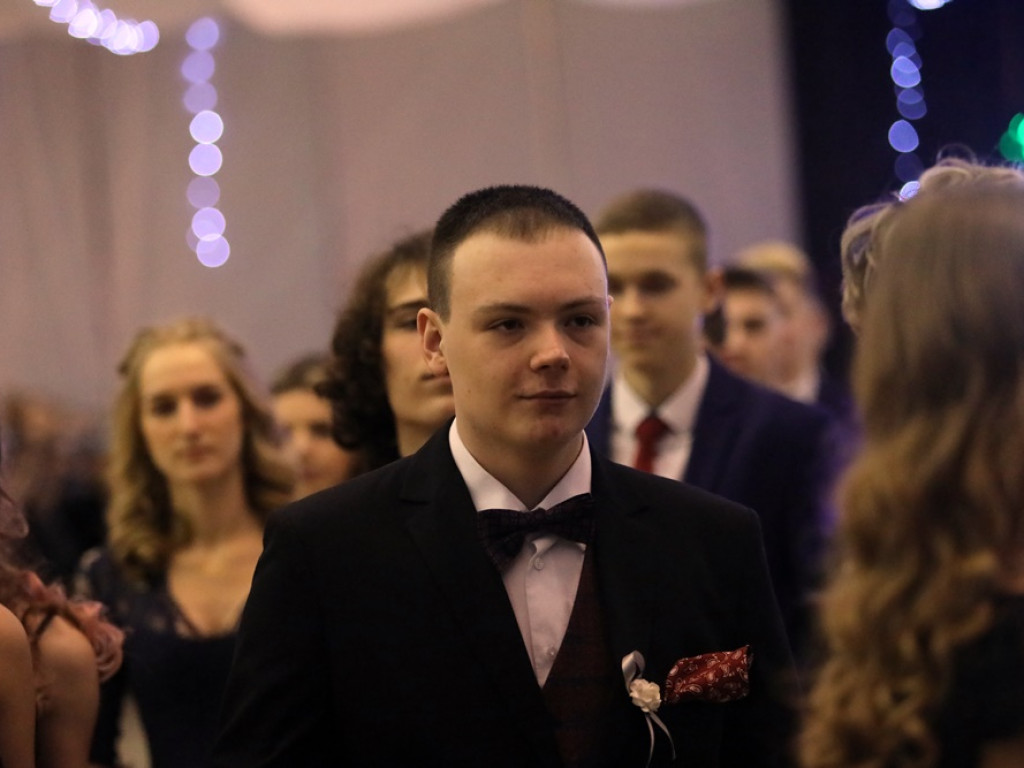 103 dni do matury! Studniówkowy bal uczniów I Liceum Ogólnokształcącego w Głogowie [ZDJĘCIA]