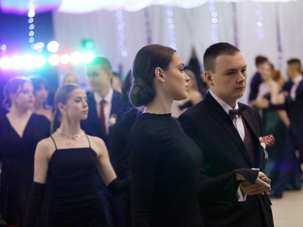 103 dni do matury! Studniówkowy bal uczniów I Liceum Ogólnokształcącego w Głogowie [ZDJĘCIA]