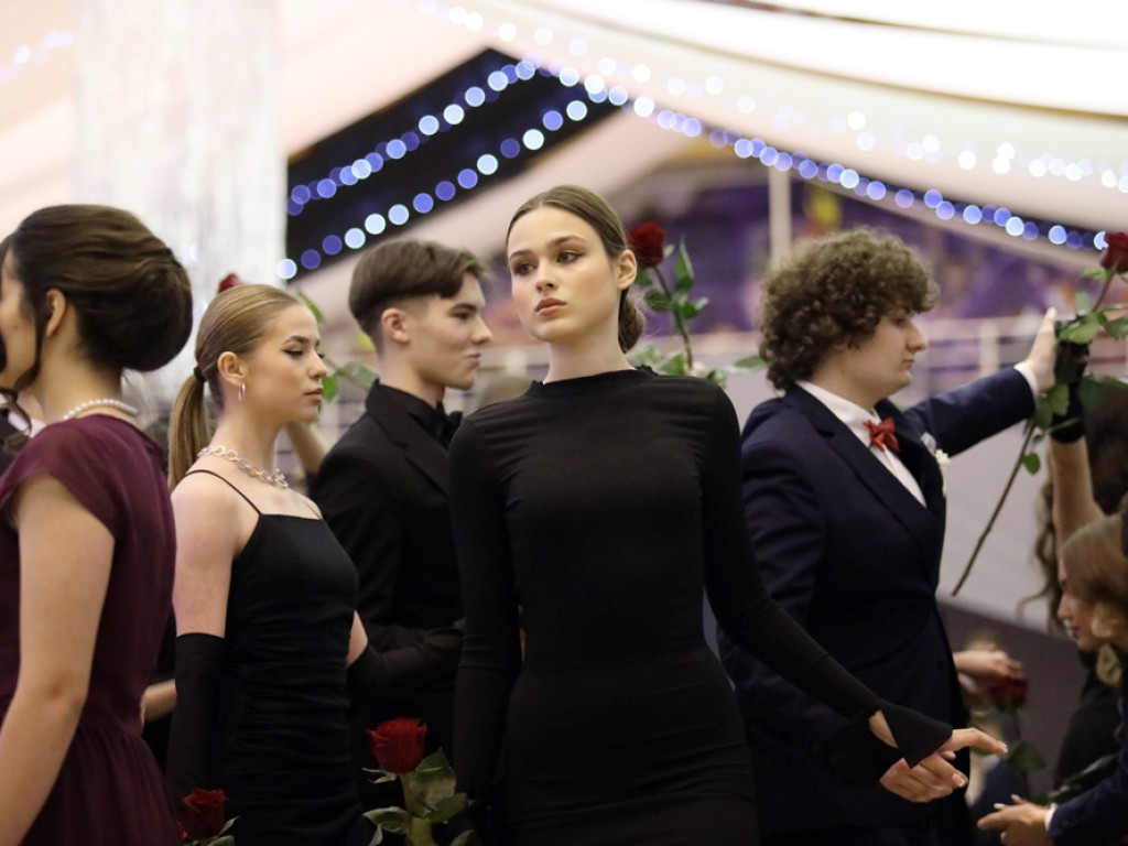 103 dni do matury! Studniówkowy bal uczniów I Liceum Ogólnokształcącego w Głogowie [ZDJĘCIA]