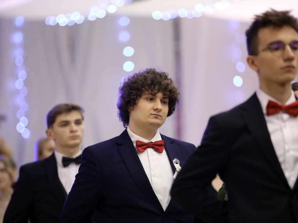 103 dni do matury! Studniówkowy bal uczniów I Liceum Ogólnokształcącego w Głogowie [ZDJĘCIA]