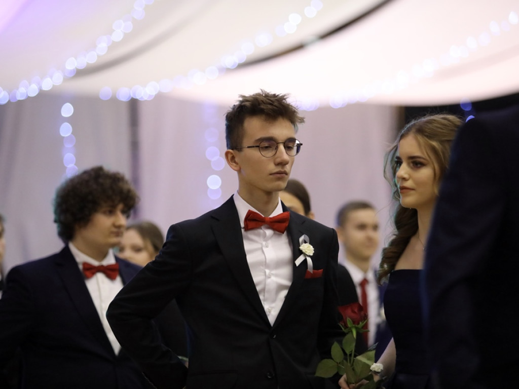 103 dni do matury! Studniówkowy bal uczniów I Liceum Ogólnokształcącego w Głogowie [ZDJĘCIA]
