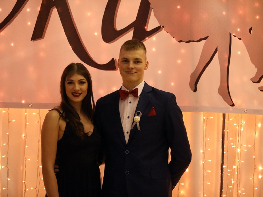 103 dni do matury! Studniówkowy bal uczniów I Liceum Ogólnokształcącego w Głogowie [ZDJĘCIA]