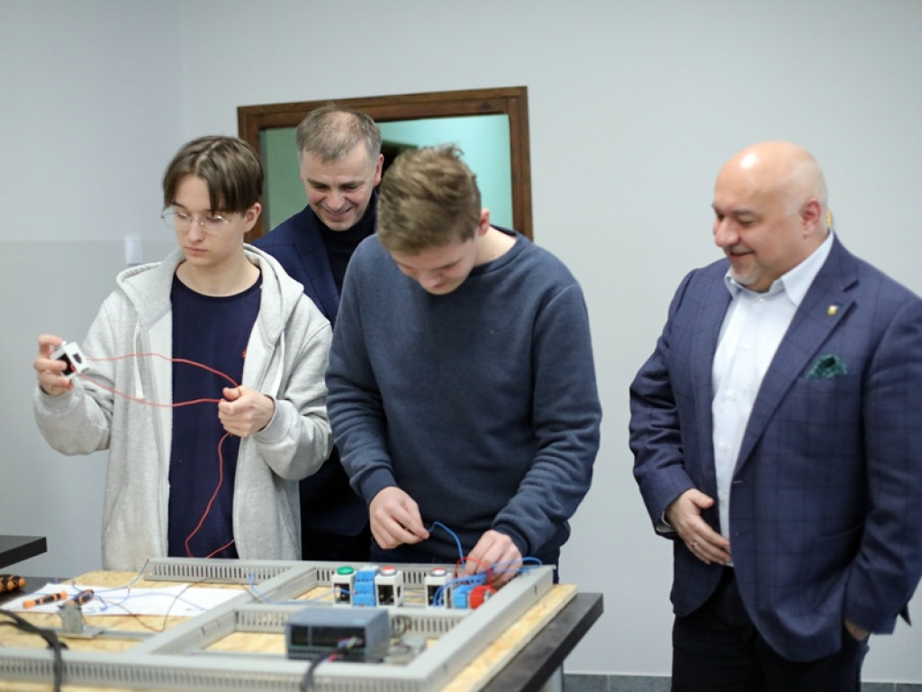 Pracownia po remoncie. Duża inwestycja w ZS im. Jana Wyżykowskiego w Głogowie [ZDJĘCIA]
