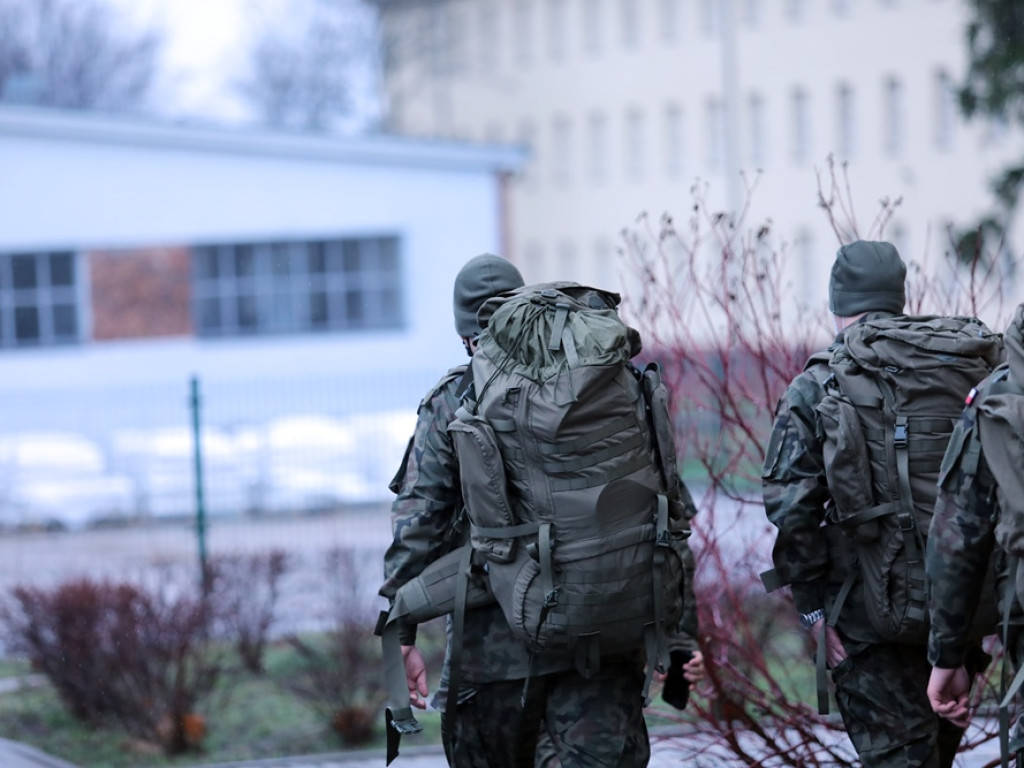 Zimowe ferie spędzą w wojsku. Dostali mundury, pojadą też na poligon [ZDJĘCIA]