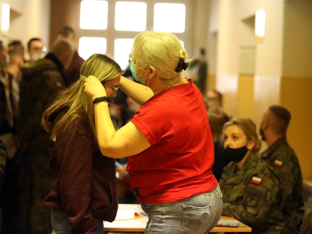 Zimowe ferie spędzą w wojsku. Dostali mundury, pojadą też na poligon [ZDJĘCIA]