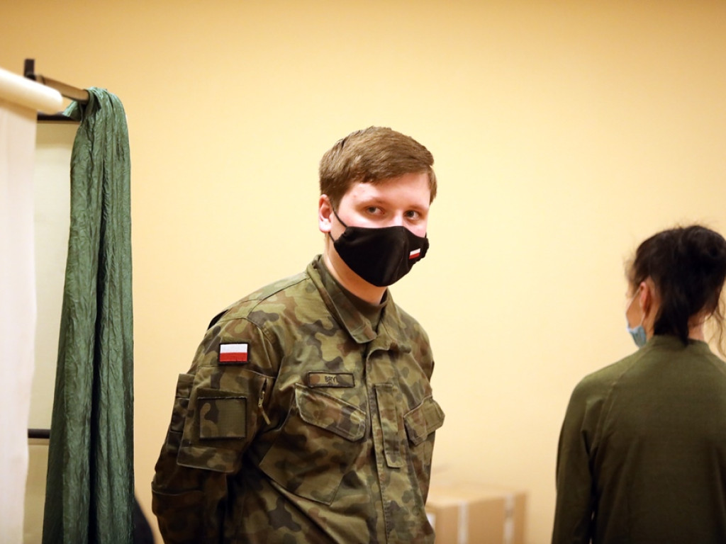 Zimowe ferie spędzą w wojsku. Dostali mundury, pojadą też na poligon [ZDJĘCIA]