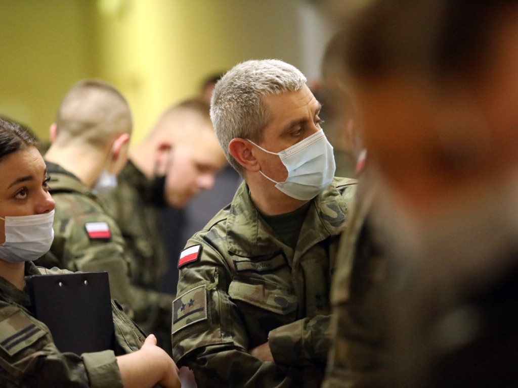 Zimowe ferie spędzą w wojsku. Dostali mundury, pojadą też na poligon [ZDJĘCIA]