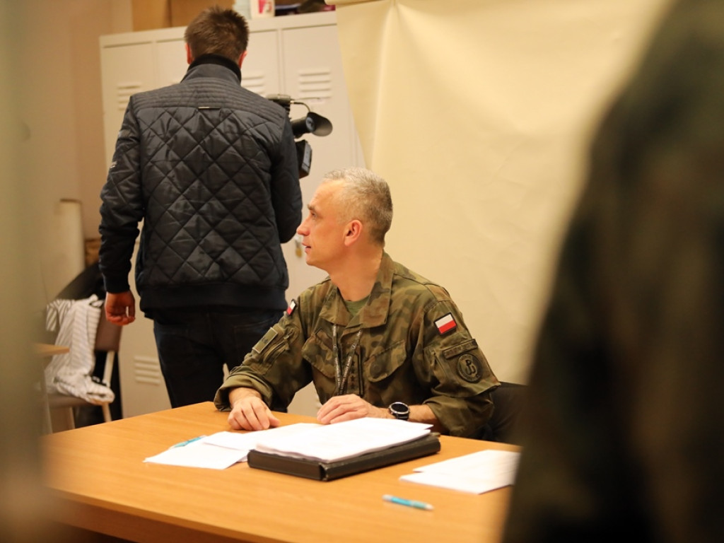 Zimowe ferie spędzą w wojsku. Dostali mundury, pojadą też na poligon [ZDJĘCIA]