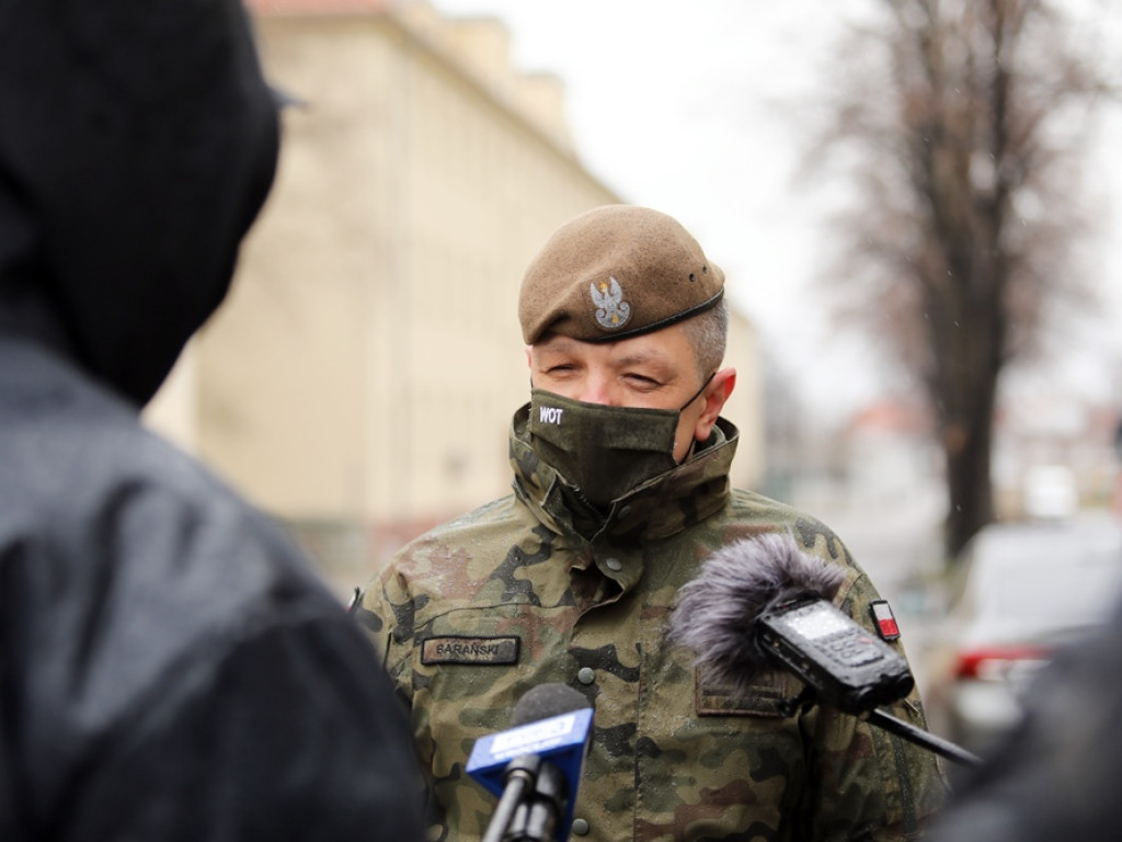Zimowe ferie spędzą w wojsku. Dostali mundury, pojadą też na poligon [ZDJĘCIA]