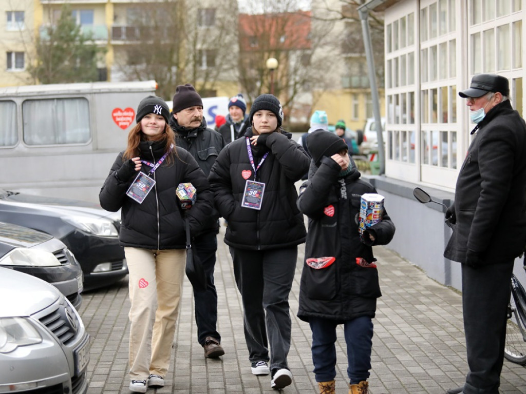 Wielka parada samochodów z okazji 30 finału WOŚP w Głogowie! [ZDJĘCIA]