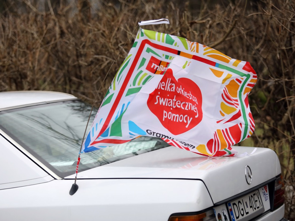 Wielka parada samochodów z okazji 30 finału WOŚP w Głogowie! [ZDJĘCIA]