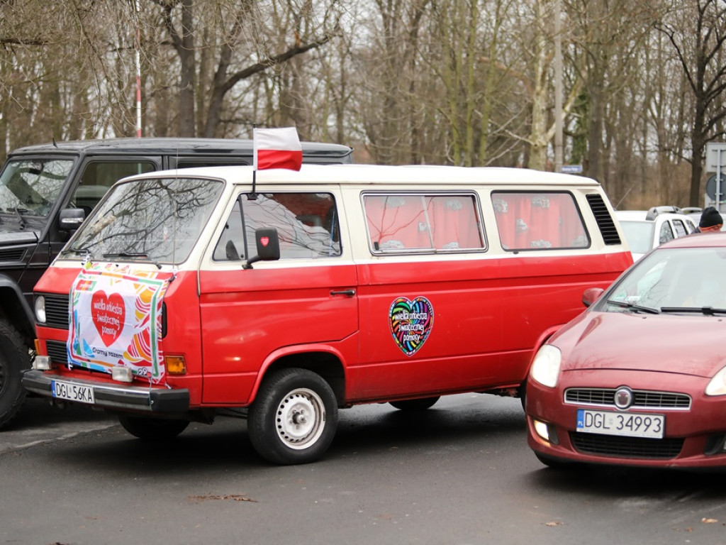 Wielka parada samochodów z okazji 30 finału WOŚP w Głogowie! [ZDJĘCIA]