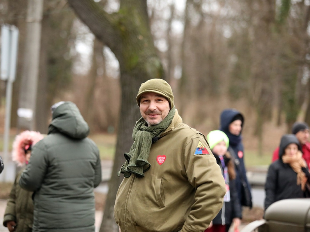 Wielka parada samochodów z okazji 30 finału WOŚP w Głogowie! [ZDJĘCIA]