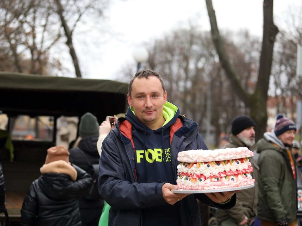 Wielka parada samochodów z okazji 30 finału WOŚP w Głogowie! [ZDJĘCIA]