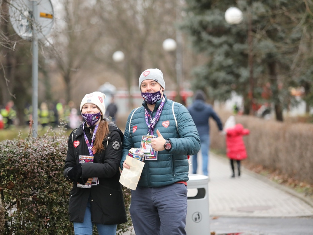 Wielka parada samochodów z okazji 30 finału WOŚP w Głogowie! [ZDJĘCIA]