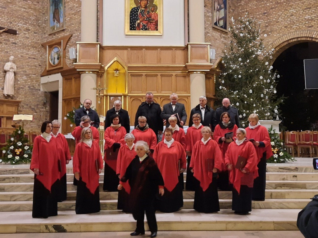 Zaśpiewali Jezuskowi. Celem hospicjum