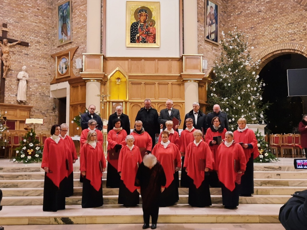 Zaśpiewali Jezuskowi. Celem hospicjum