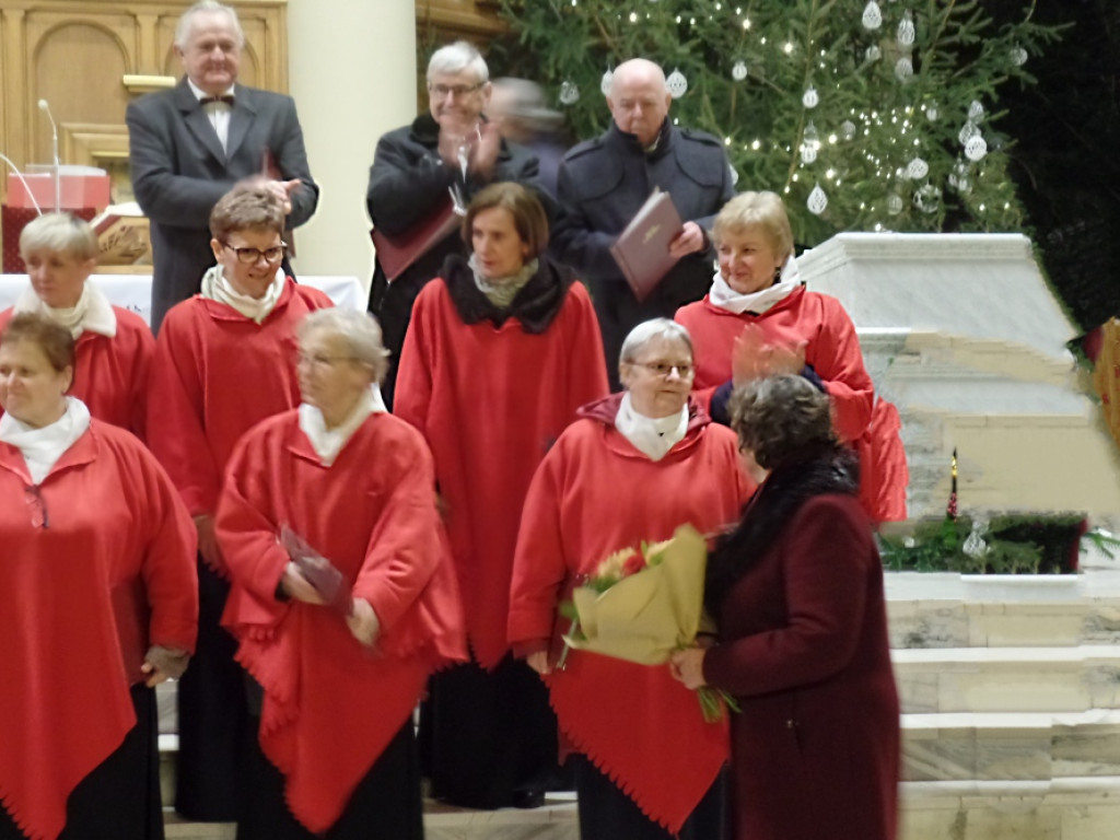 Zaśpiewali Jezuskowi. Celem hospicjum