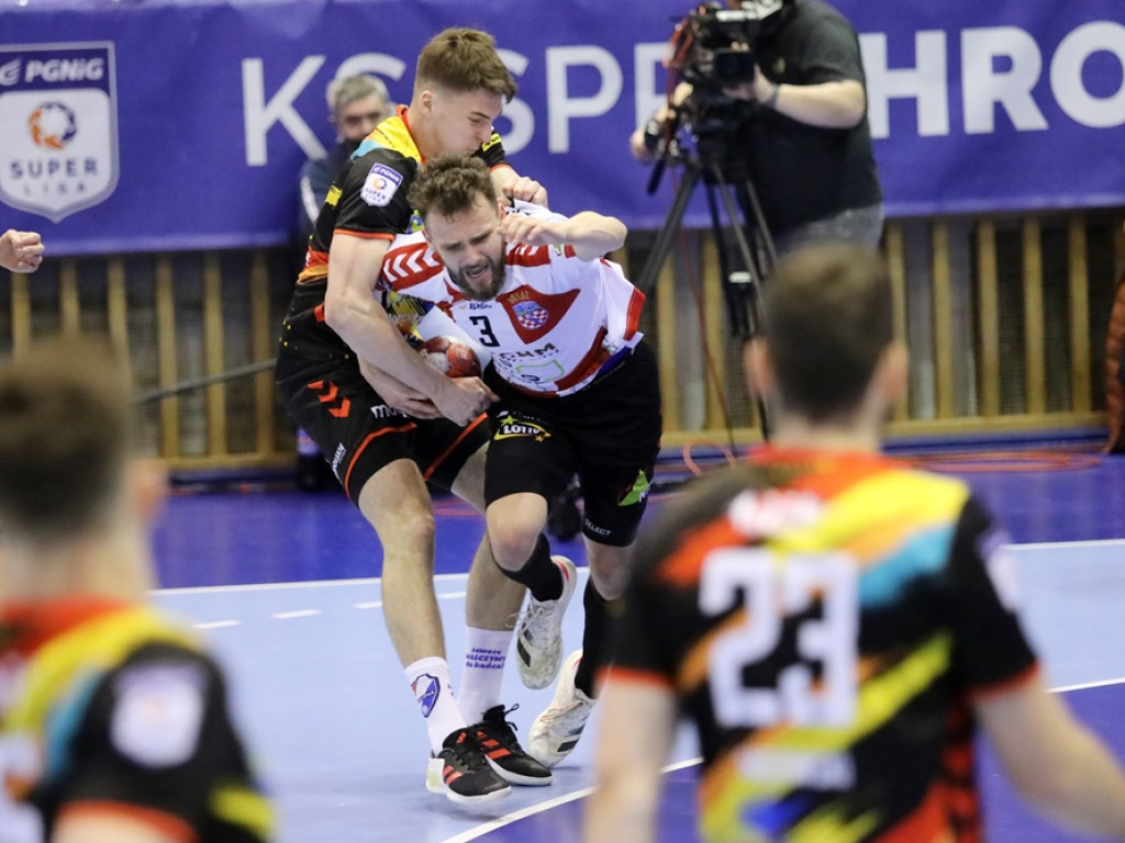 Gwardia dostała mocne lanie w Głogowie! Piękny mecz Chrobrego [ZDJĘCIA]