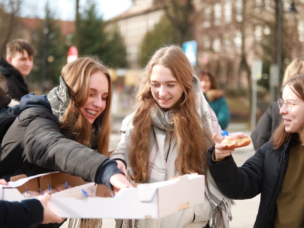 Tłusty Czwartek: Pączki od Społem i naszej redakcji
