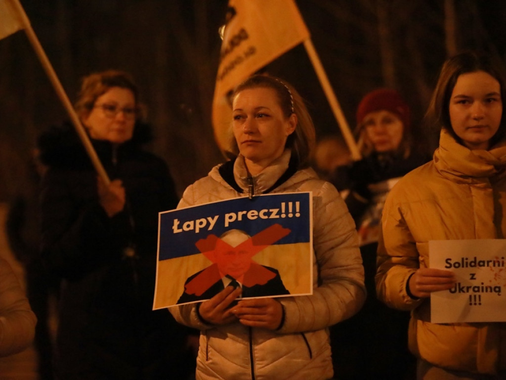 Polacy i Ukraińcy razem na rynku w Głogowie. Padło wiele słów wsparcia [ZDJĘCIE]