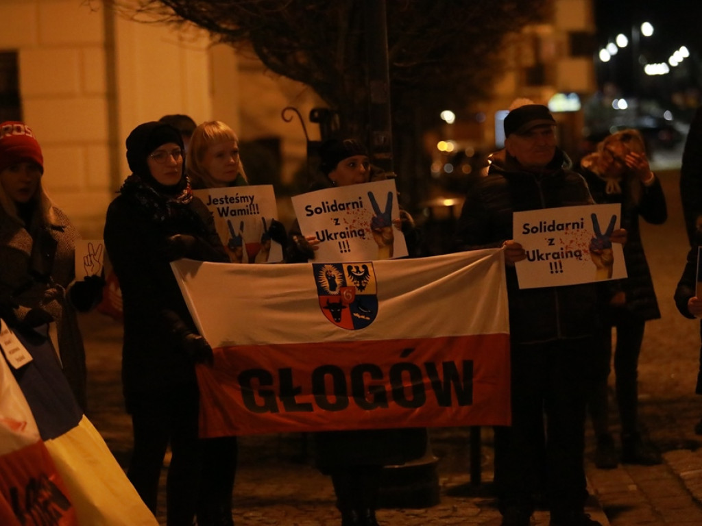 Polacy i Ukraińcy razem na rynku w Głogowie. Padło wiele słów wsparcia [ZDJĘCIE]