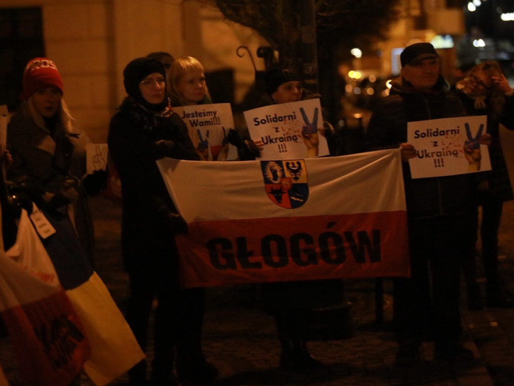 Polacy i Ukraińcy razem na rynku w Głogowie. Padło wiele słów wsparcia [ZDJĘCIE]